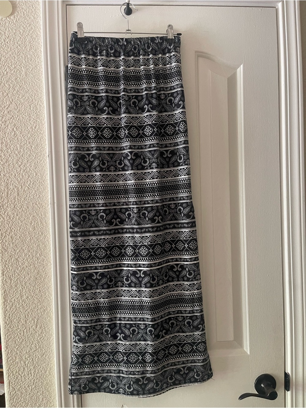 Charlotte Russe Black and White Geometric Maxi Skirt